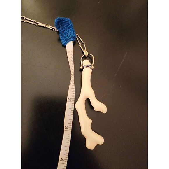 Stella & Dot white enamel coral necklace - Picture 4 of 6